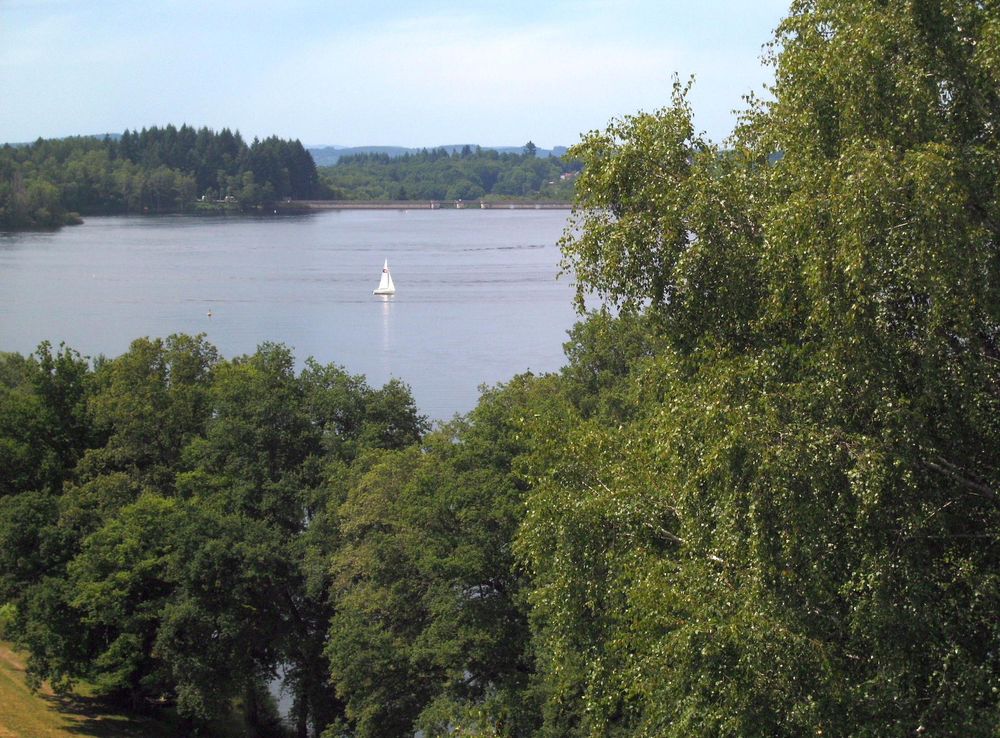 File:Vassiviere Barrage01.JPG - Wikimedia Commons