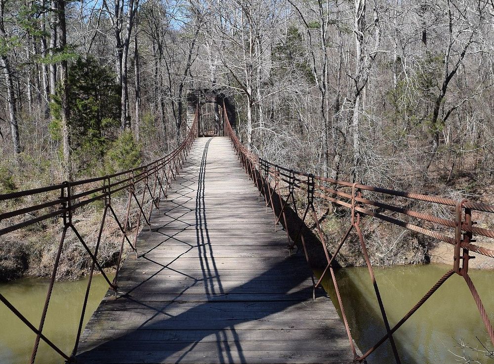 File:Swinging Bridge Tishomingo State Park 3.jpg - Wikimedia Commons