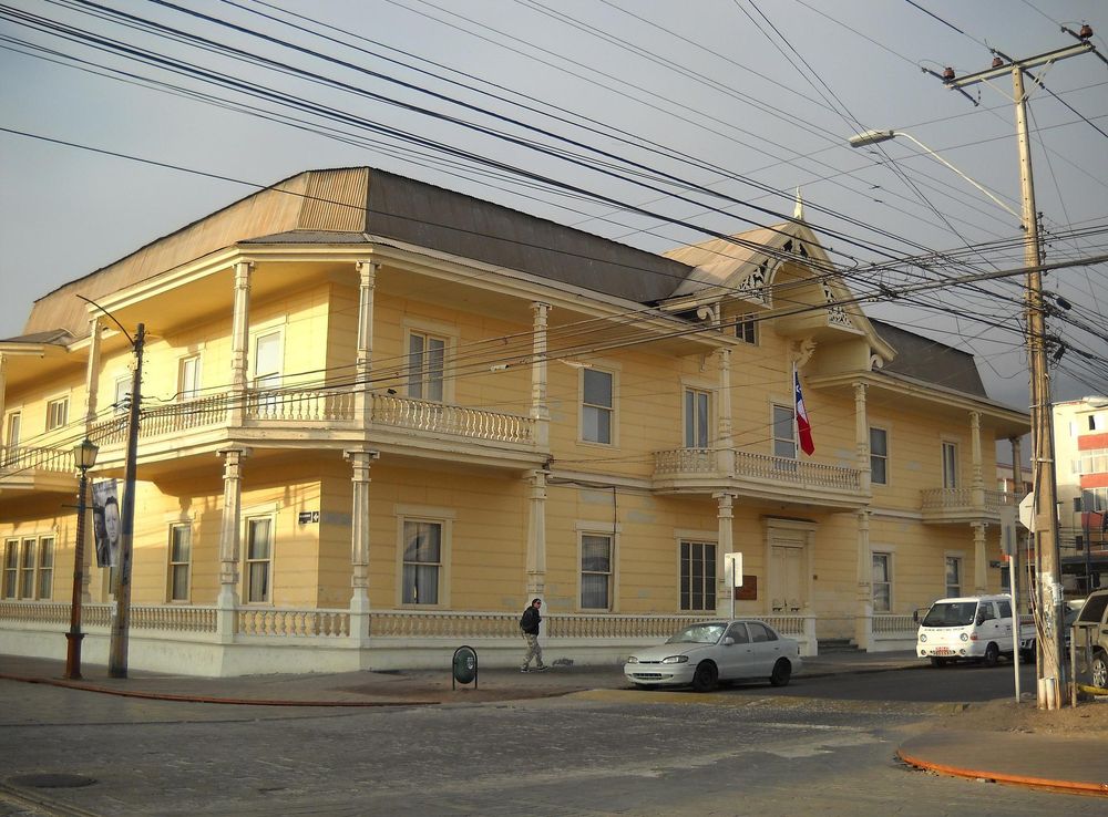 File:Palacio Astoreca Iquique.JPG - Wikimedia Commons