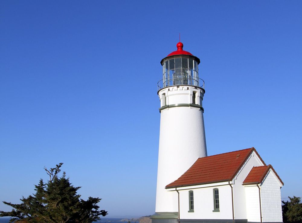 File:Cape Blanco Lighthouse (3) (10845881445).jpg - Wikimedia Commons