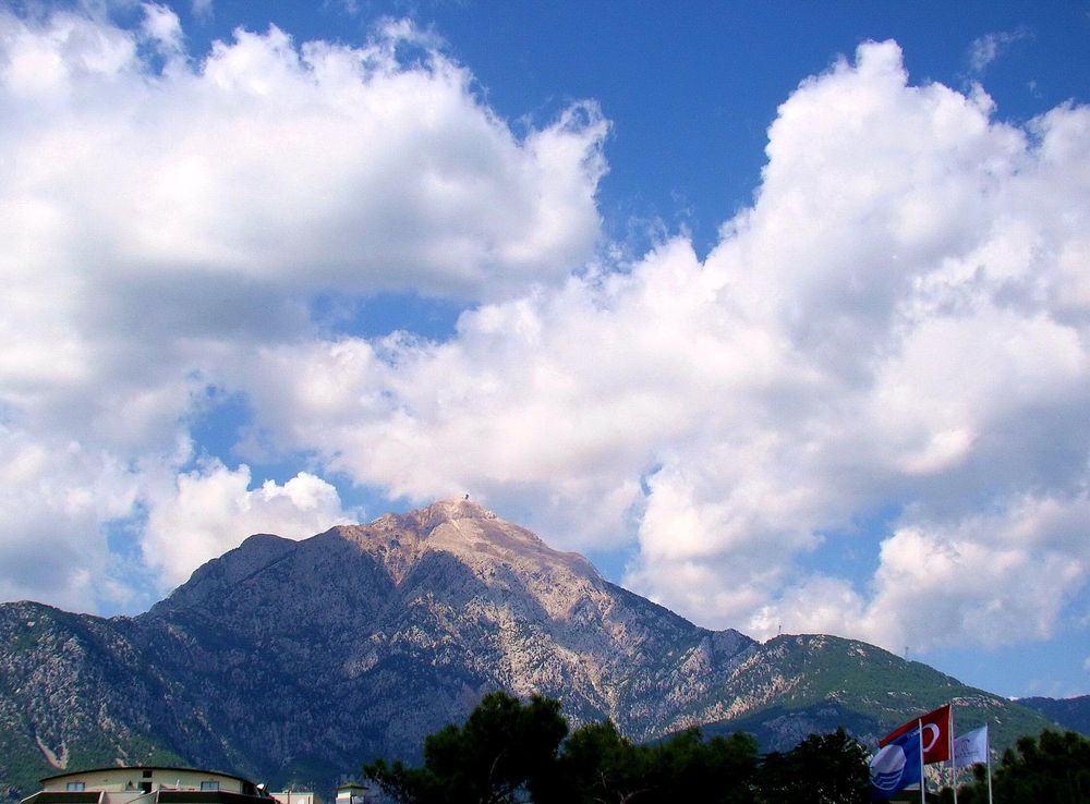 File:Tahtali Dagi, Kemer, Turkey.jpg - Wikimedia Commons
