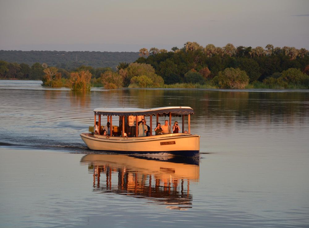 File:Zambezi sunset cruise.jpg - Wikimedia Commons