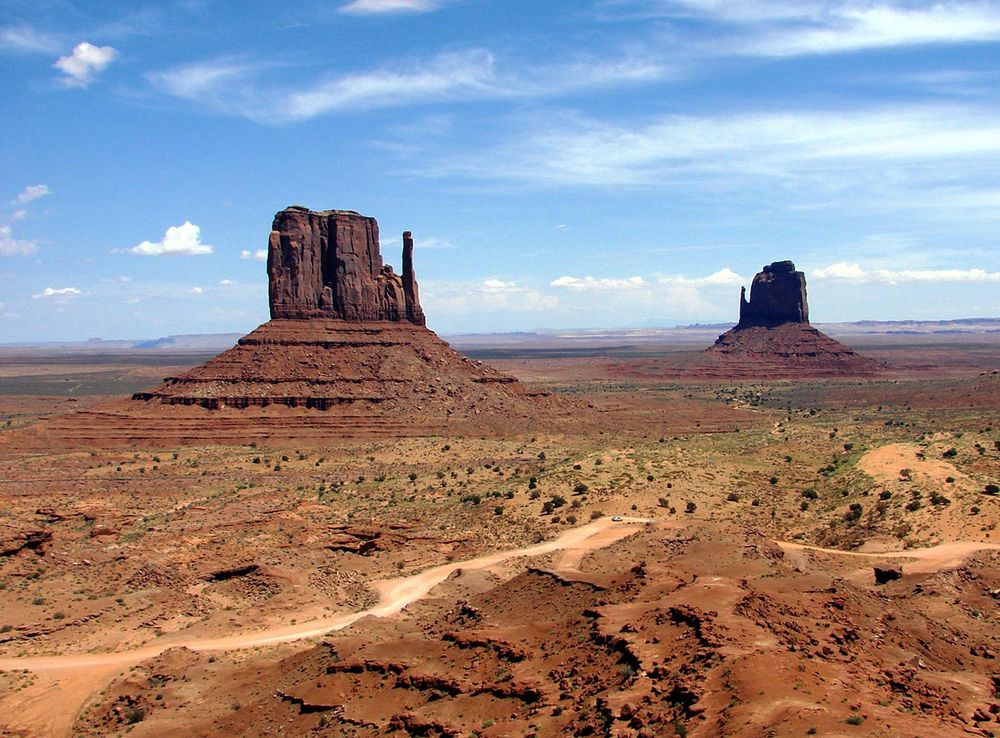 File:Monument Valley - The Mittens.jpg - Wikimedia Commons