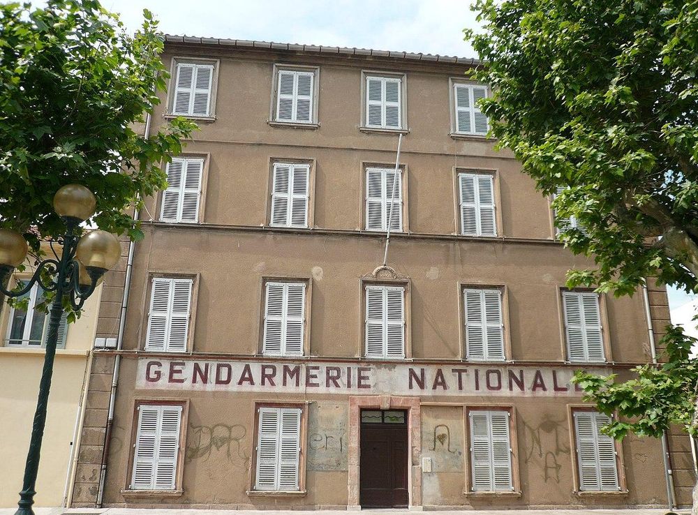 File:P1000658 Gendarmerie nationale.JPG - Wikipedia