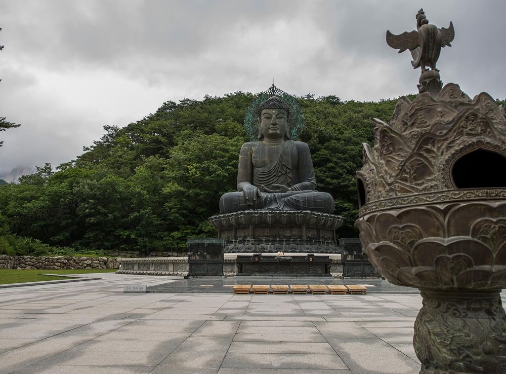 South Korea Sojourns X: Seoraksan National Park > Osan Air Base > Article  Display
