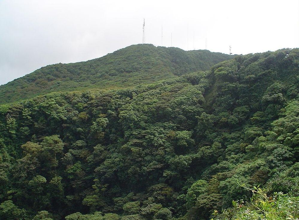 Archivo:Mombacho crater.JPG - Wikipedia, la enciclopedia libre