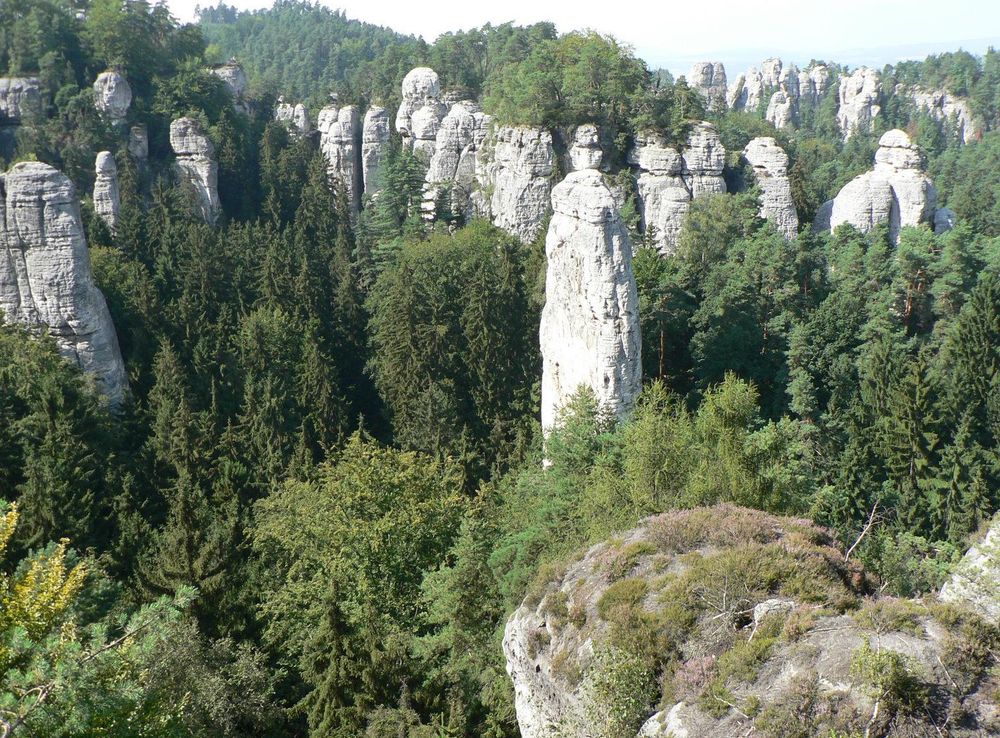File:Ceskyraj hrubaskala.JPG - Wikimedia Commons