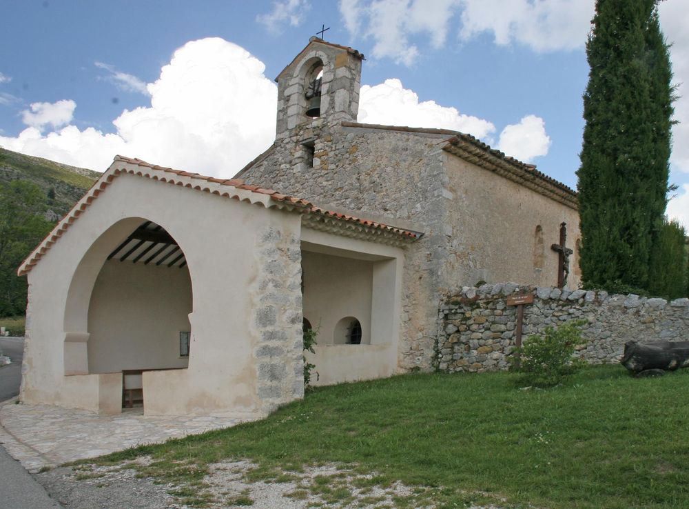 File:Rougon - chapel.JPG - Wikimedia Commons