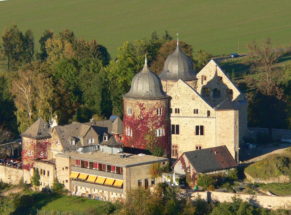 File:Reinhardswald Sababurg.JPG - Wikimedia Commons