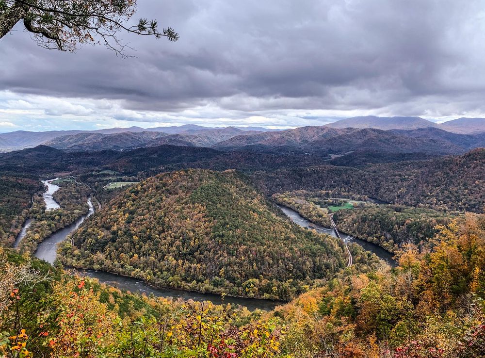 File:Chimney Rocks - Cherokee National Forest - Del Rio, TN.jpg - Wikimedia  Commons