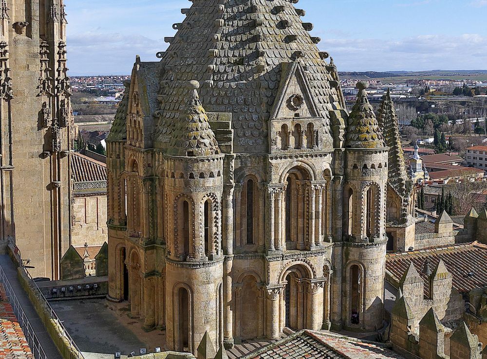 File:Torre del Gallo, Catedral Vieja de Salamanca.jpg - Wikipedia