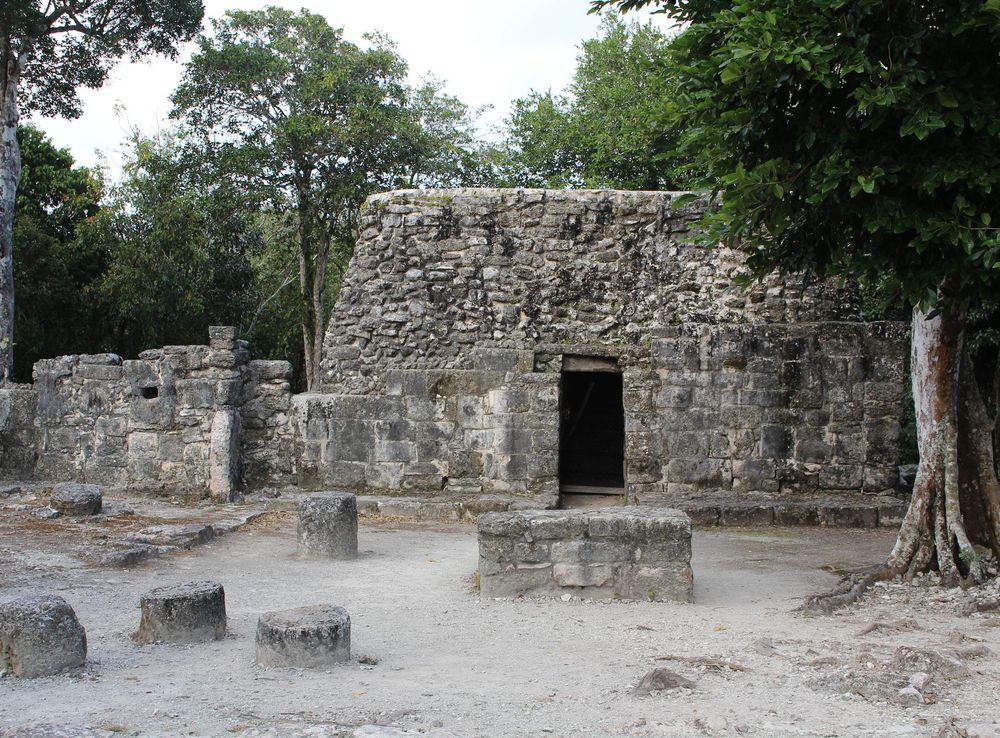 Archivo:Los Murcielagos, San Gervasio.JPG - Wikipedia, la enciclopedia libre