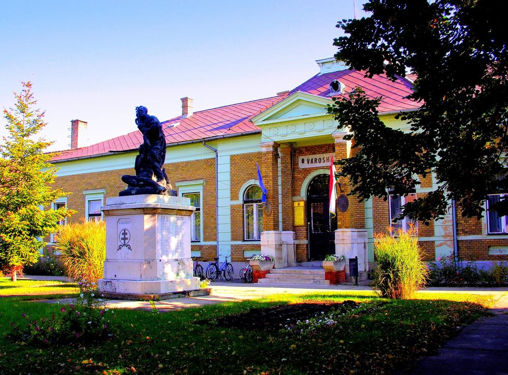 Fájl:The Town Hall of Simontornya.JPG – Wikipédia