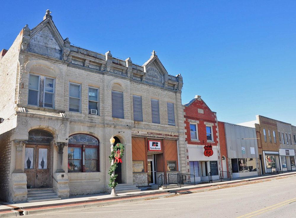 File:Alma Kansas downtown 1.jpg - Wikimedia Commons