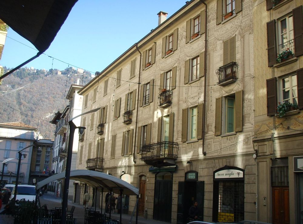 File:Como, palazzo in via garibaldi.JPG - Wikimedia Commons