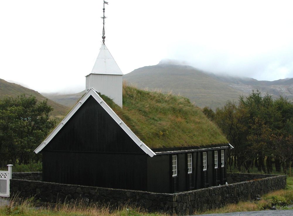 File:Church of Hvalvík, Faroe Islands.JPG - Wikimedia Commons