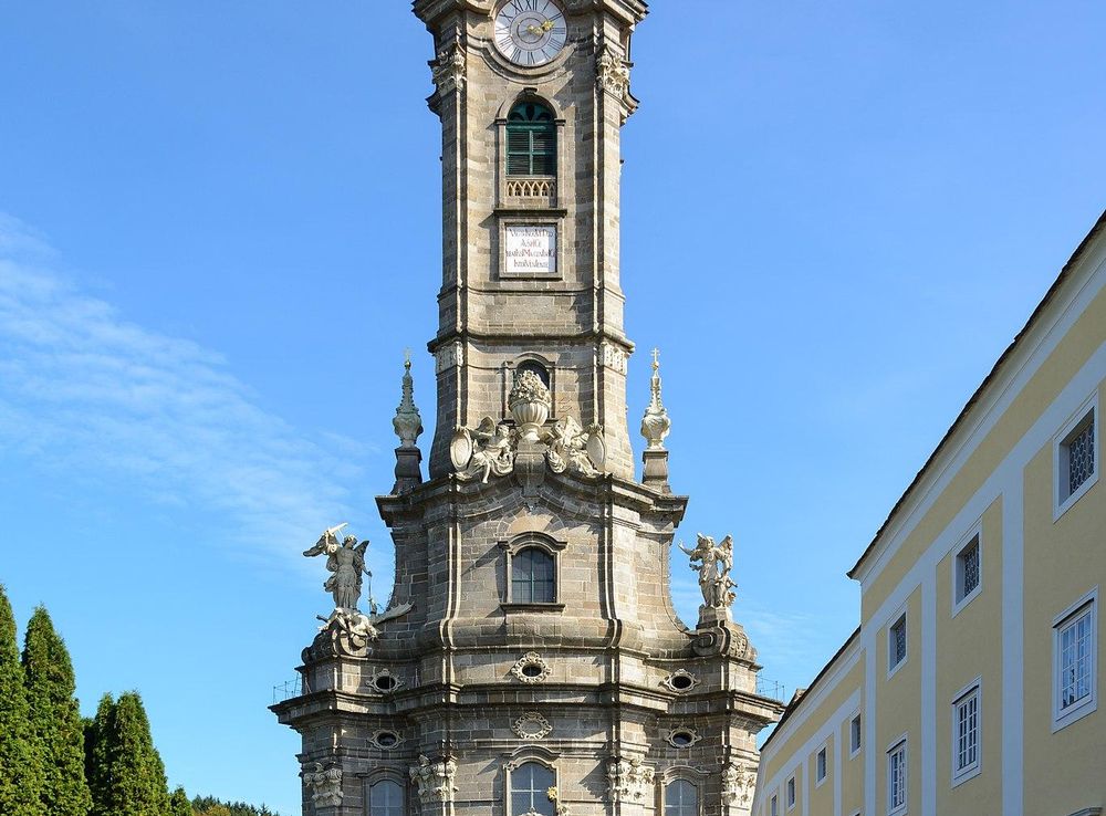 File:Stift Zwettl Kirche Westfassade 02.JPG - Wikimedia Commons
