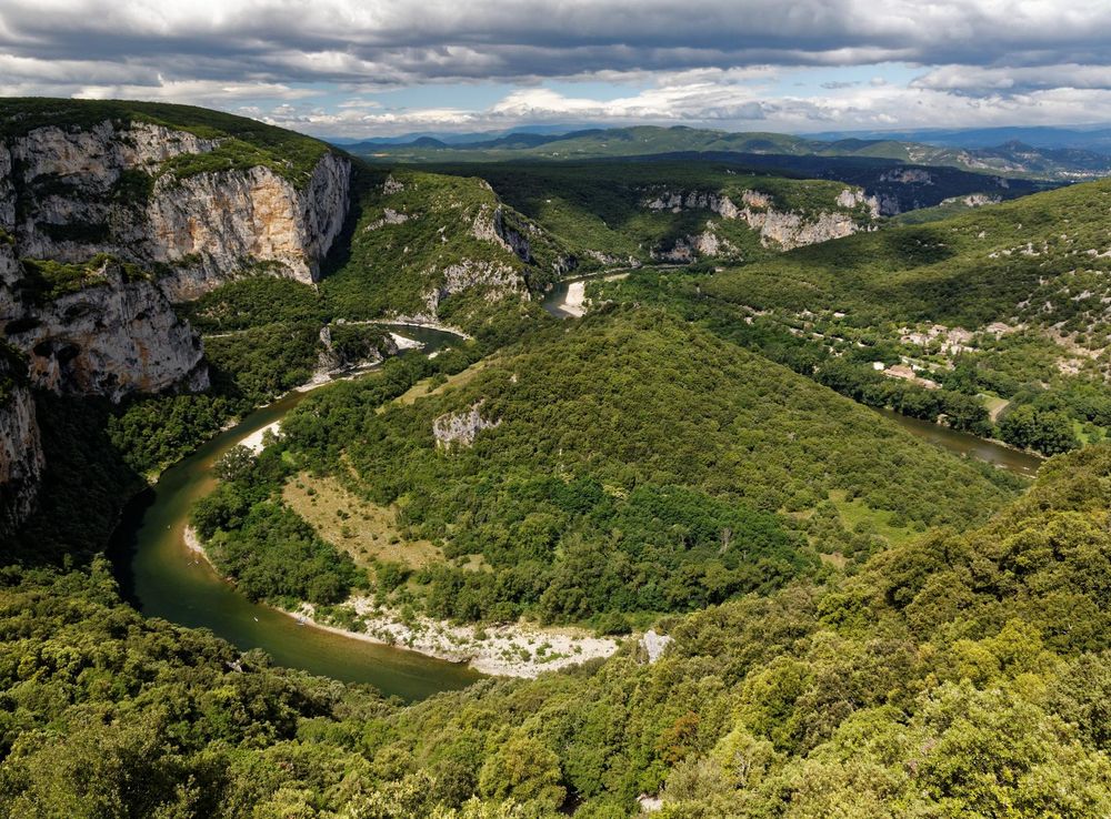 File:Gorges de l'Ardèche 6-19 (31508364354).jpg - Wikimedia Commons