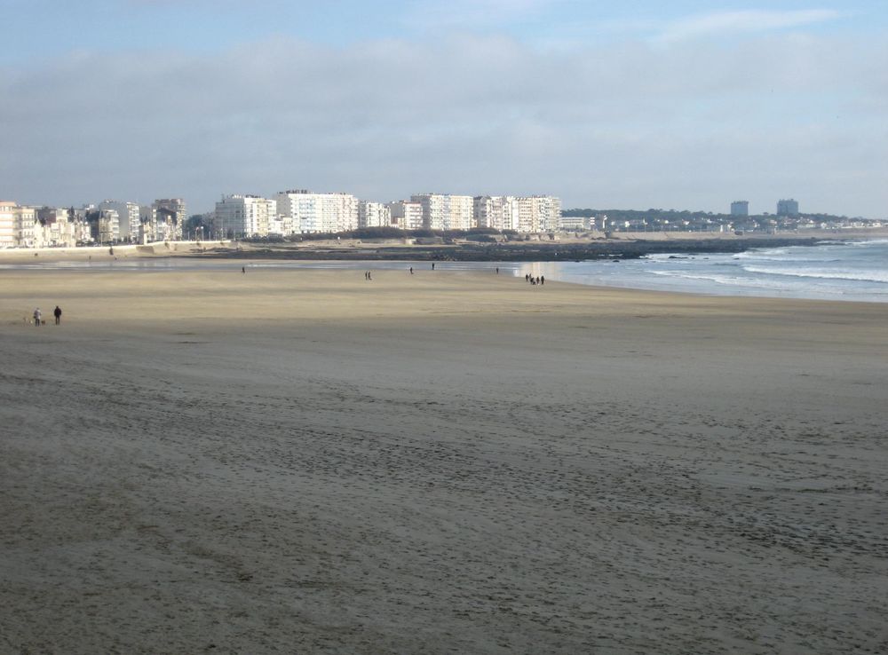 File:Les Sables d'olonne beach 01.JPG - Wikimedia Commons