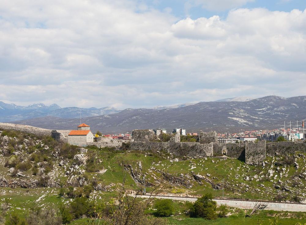 File:Castillo de Bedem, Niksic, Montenegro, 2014-04-14, DD 01.JPG -  Wikimedia Commons