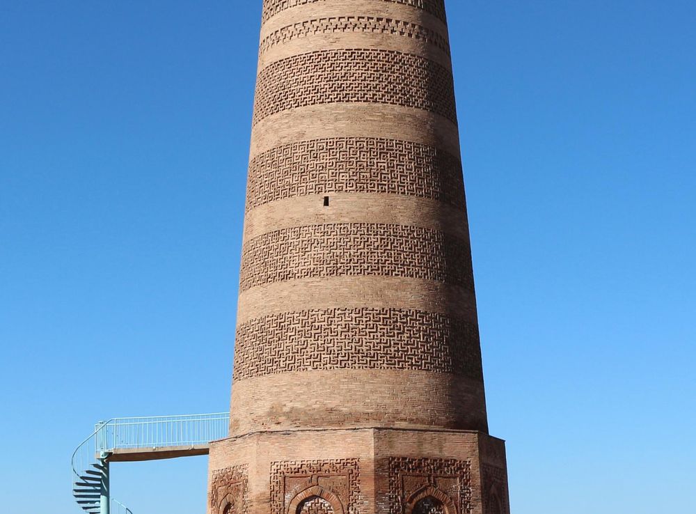 File:Burana Tower, Kyrgyzstan.jpg - Wikimedia Commons