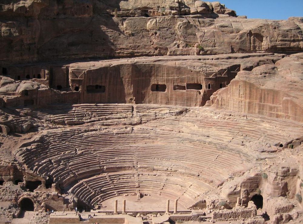 File:Petra-Theater.jpg - Wikimedia Commons