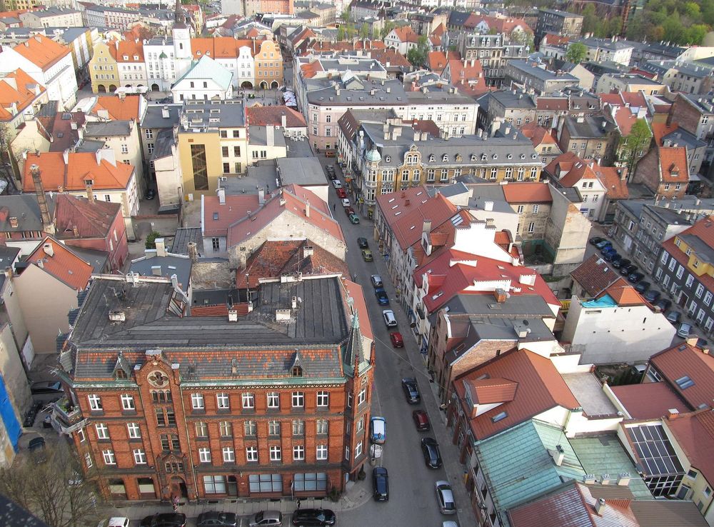 Plik:Gliwice - widok z wieży kościoła Wszystkich Świętych w kier.  pd-wsch..JPG – Wikipedia, wolna encyklopedia