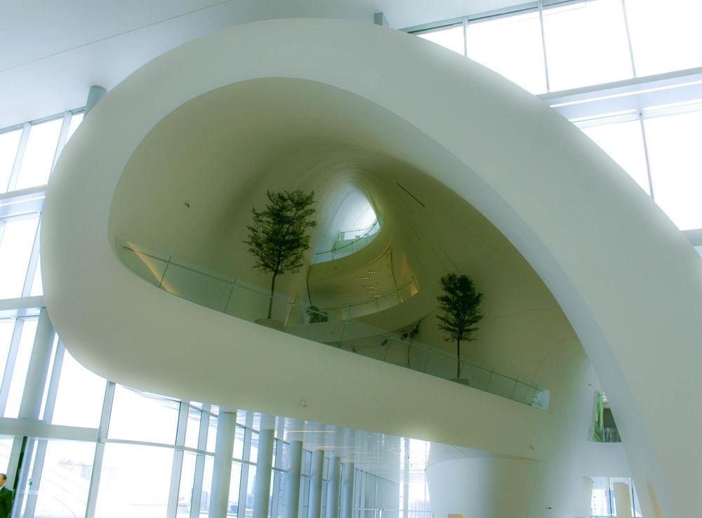 File:Interior of Heydar Aliyev Center.jpeg - Wikipedia