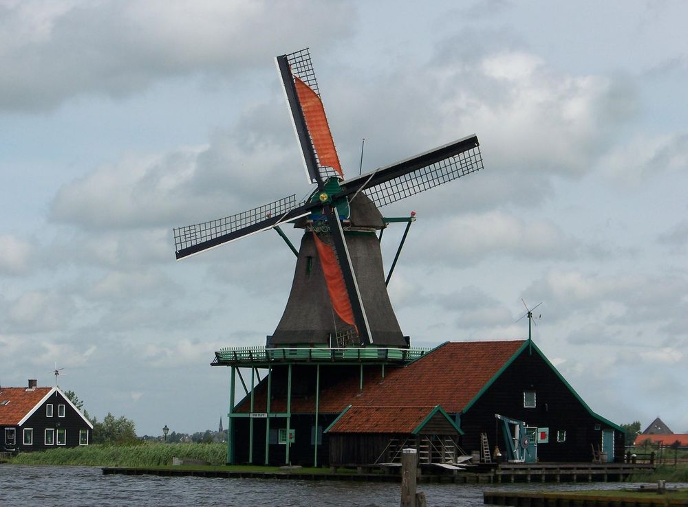 File:Windmill De Kat.jpg - Wikimedia Commons