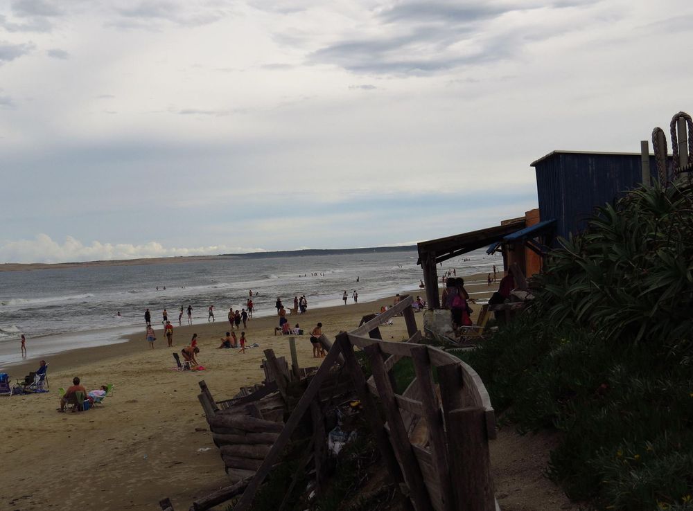 Archivo:Playa aguas dulces.JPG - Wikipedia, la enciclopedia libre
