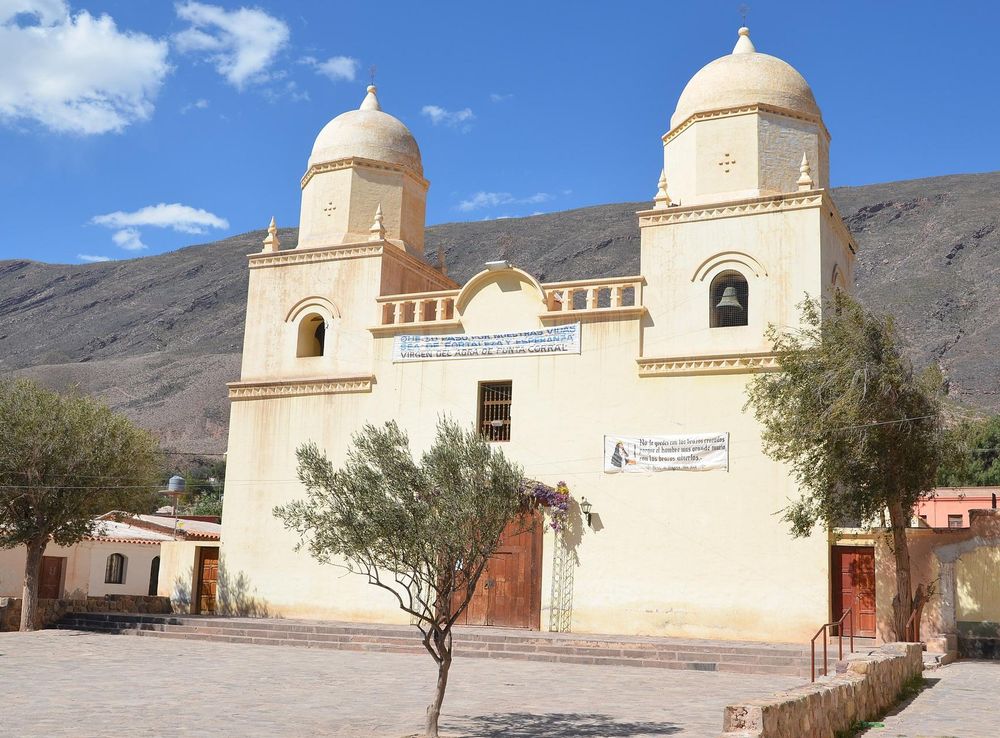 File:Panoramica Capilla de Tilcara.JPG - Wikimedia Commons