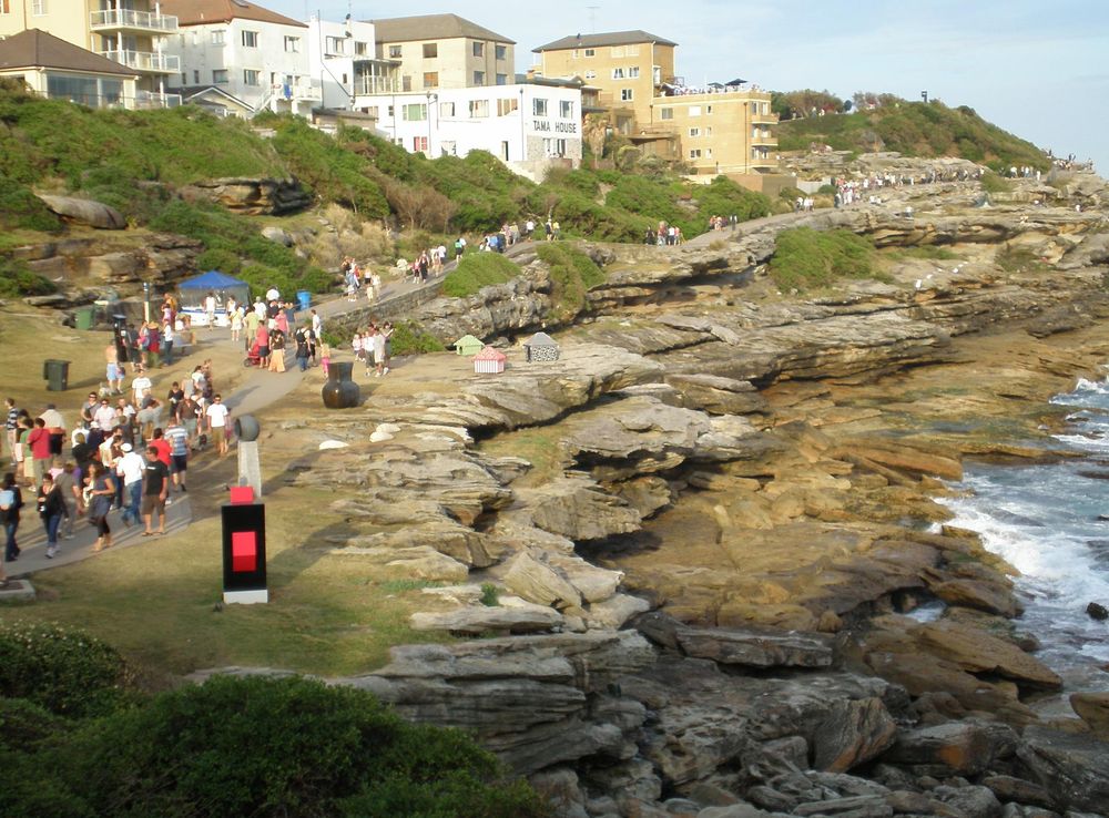File:Sculpture by the Sea 01.JPG - Wikimedia Commons