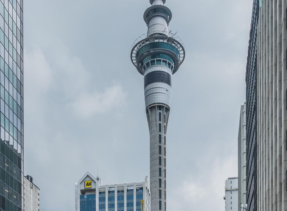 File:Sky Tower Auckland 01.jpg - Wikimedia Commons