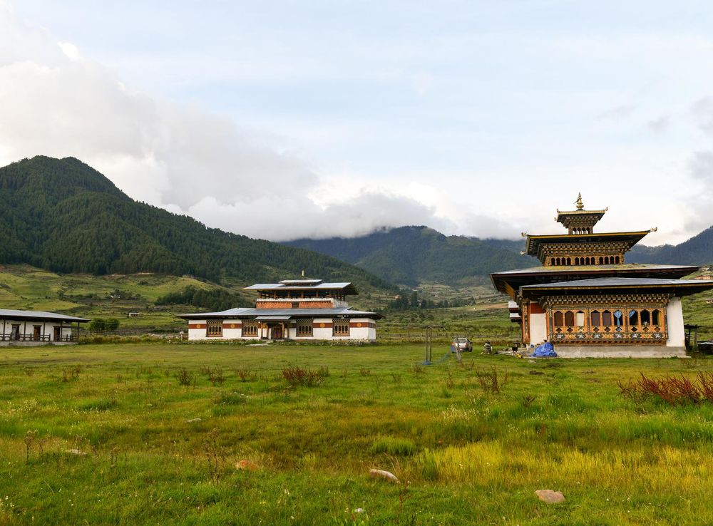 File:Khewang Lhakhang, Phobjika 2019-08-19.jpg - Wikimedia Commons