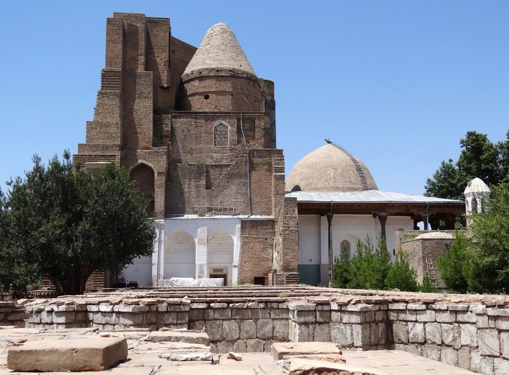 File:Khazrati-Imam Mausoleum Complex - Shakhrisabz - Uzbekistan  (7494357836) (3).jpg - Wikimedia Commons