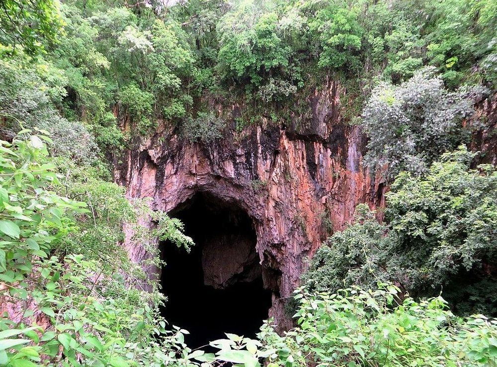 File:Chinhoyi caves, Zimbabwe.JPG - Wikipedia