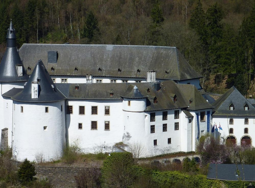 File:Clervaux Castle 6.JPG - Wikimedia Commons