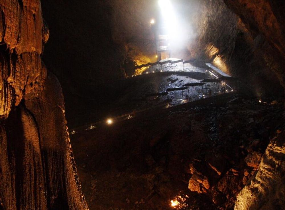 File:Marvel Cave.JPG - Wikimedia Commons