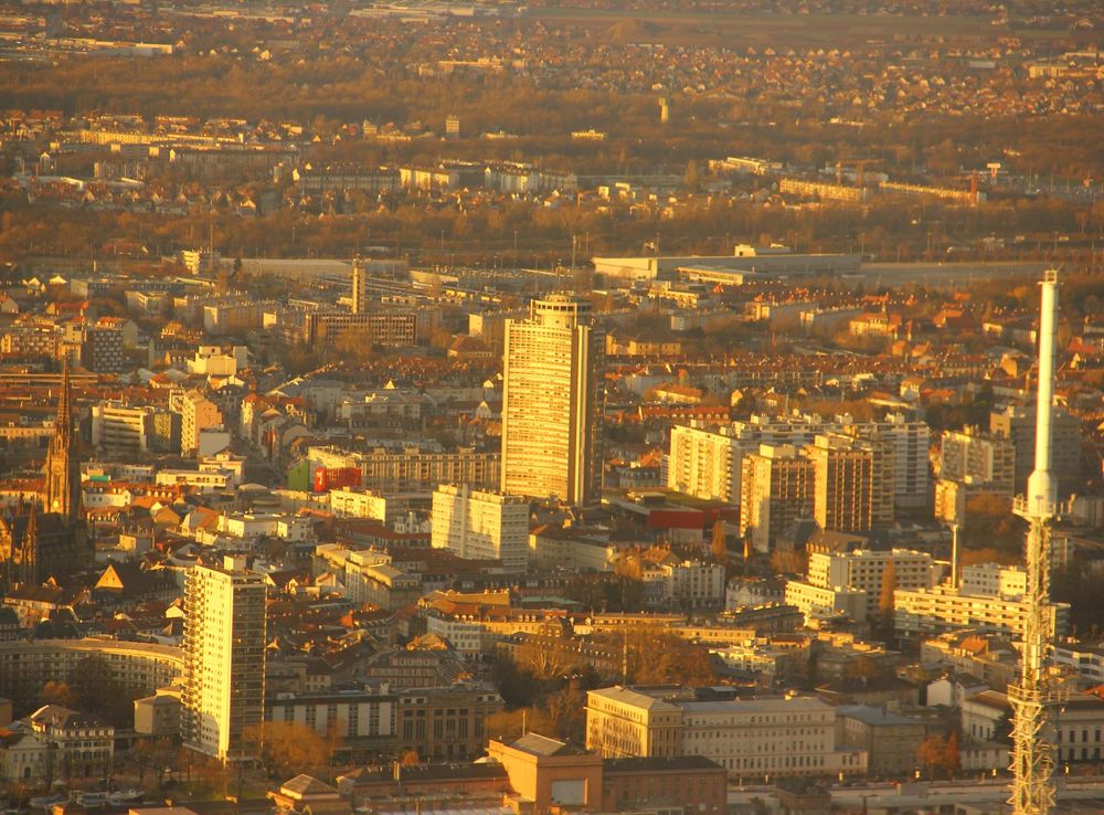 File:Mulhouse et la Tour de l'Europe.JPG - Wikimedia Commons