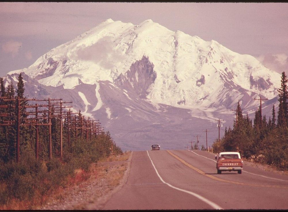 File:VIEW EAST ALONG GLEN HIGHWAY TOWARD MOUNT DRUM (ELEVATION 12,002 FEET)  AND INTERSECTION OF ROAD AND TRANS-ALASKA... - NARA - 555653.jpg - Wikipedia