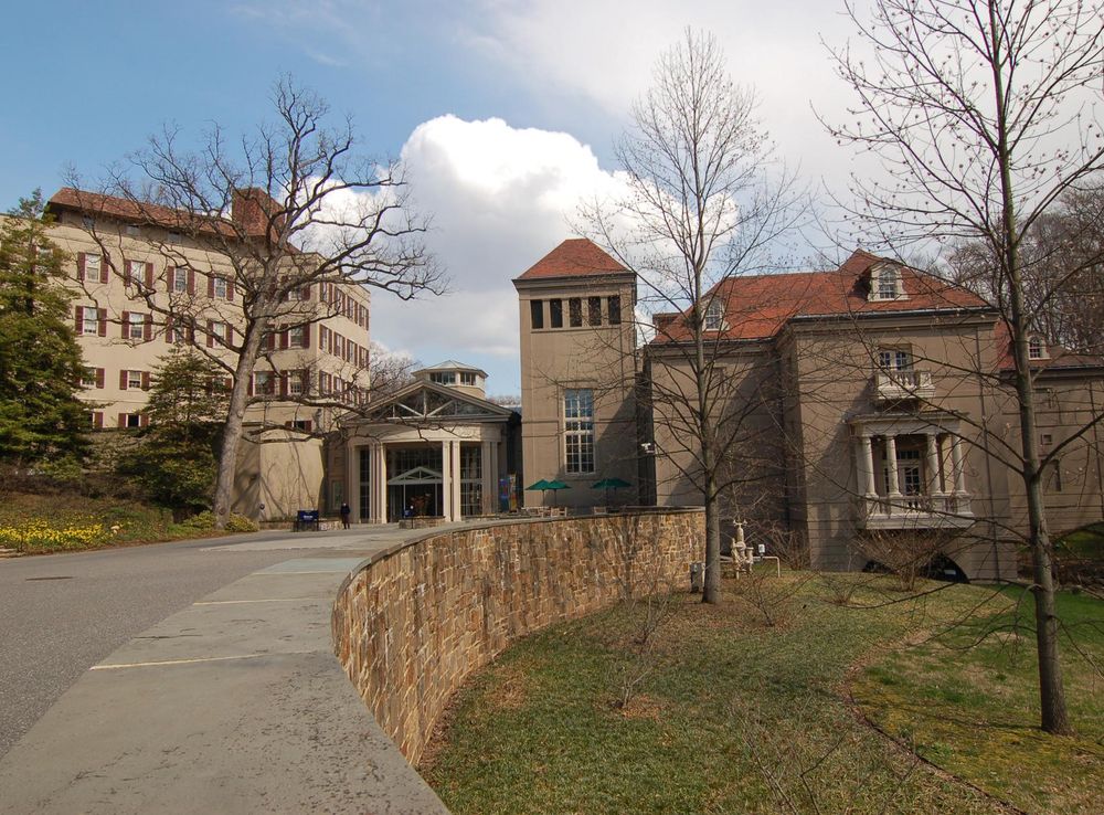 File:Winterthur Museum Building Wide Angle 2969px.jpg - Wikimedia Commons
