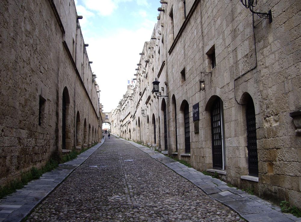 File:Rhodes Knights St.JPG - Wikimedia Commons