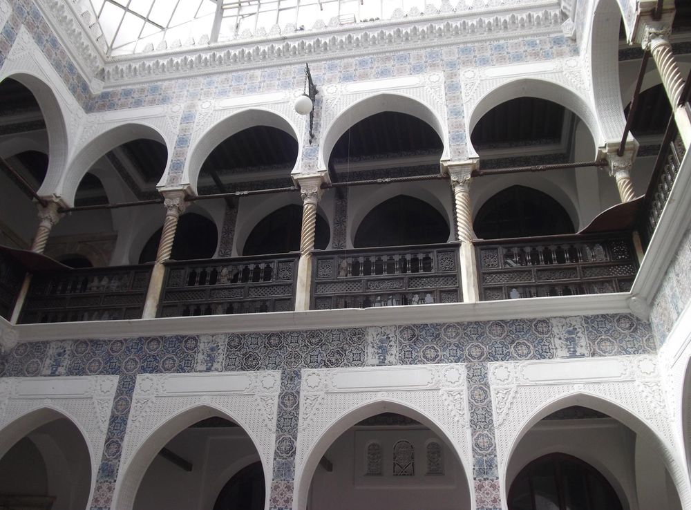 File:Balustrade. Interieur du palais Hassan Pacha - Alger - Algérie.JPG -  Wikimedia Commons