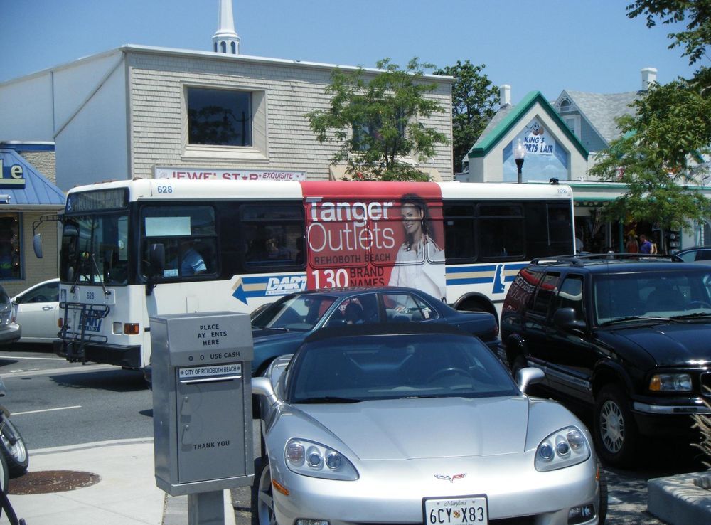 File:DART First State bus 628 on Rehoboth Avenue.JPG - Wikimedia Commons