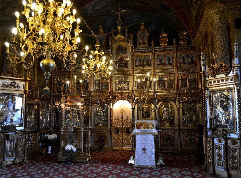 Fișier:Interior- manastirea tiganesti.JPG - Wikipedia