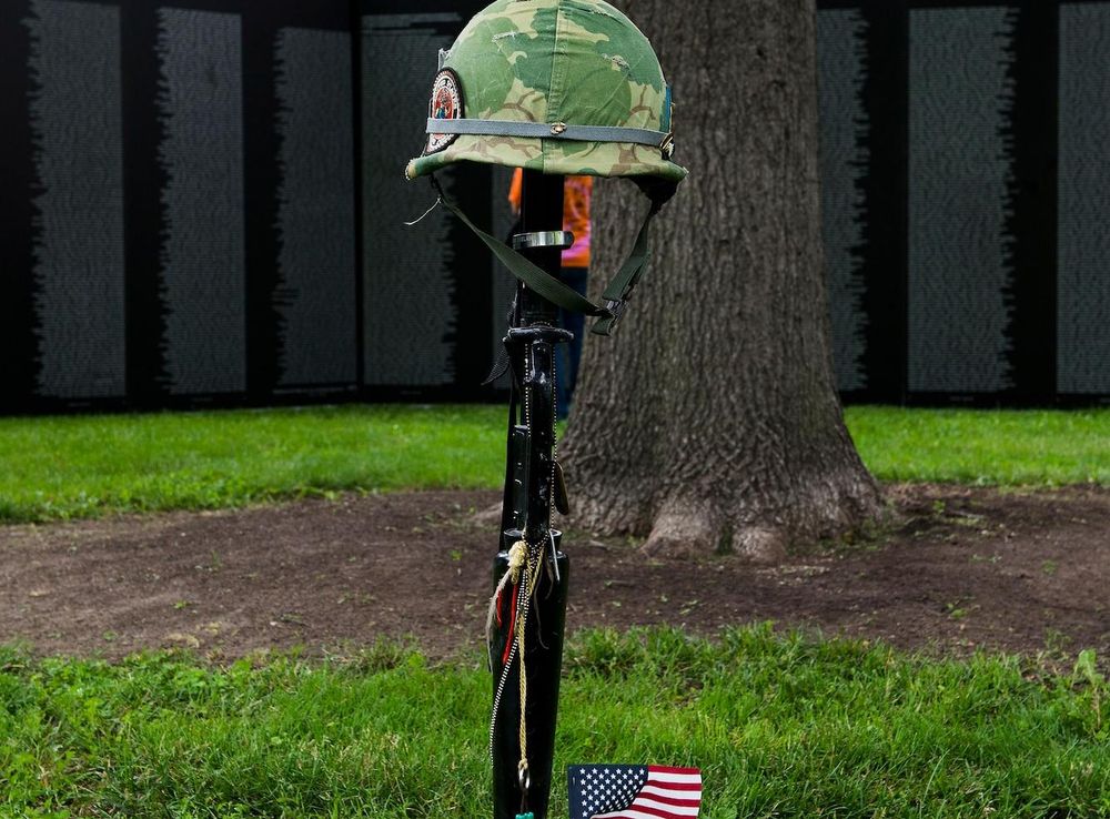 Traveling Vietnam War memorial stops in area > Scott Air Force Base > News