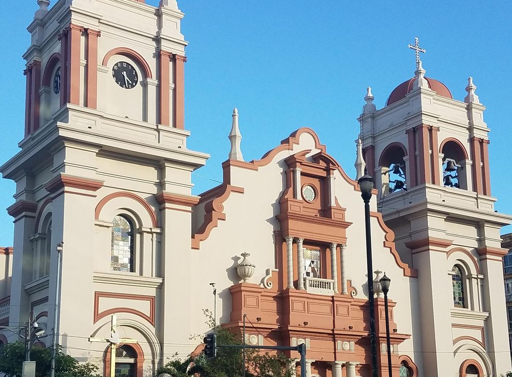 File:Catedral San Pedro Apóstol 2021.jpg - Wikimedia Commons