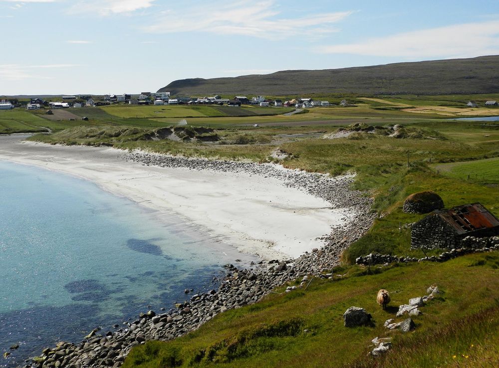 File:Sandur village and the sandy beach with dunes Sandoy Faroe Islands.JPG  - Wikimedia Commons