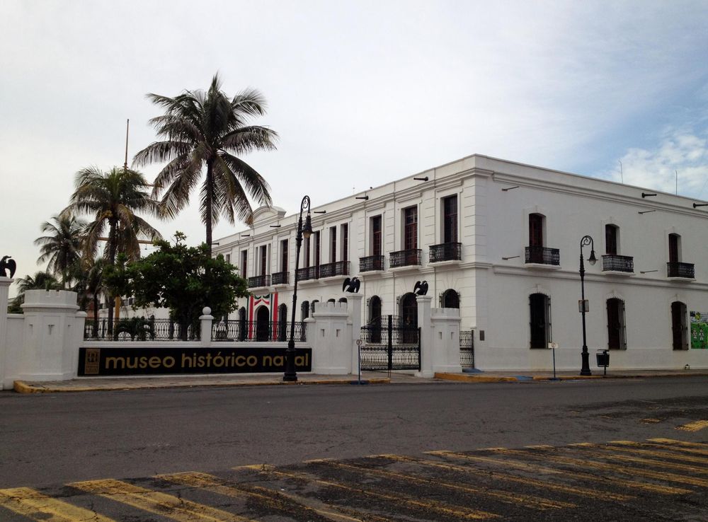 File:Museo Historico Naval.JPG - Wikimedia Commons