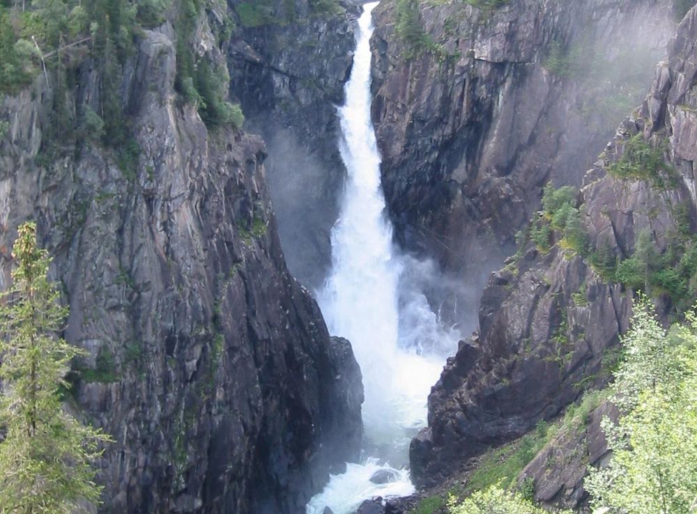 File:Rjukanfossen07.JPG - Wikimedia Commons